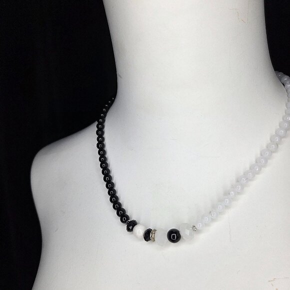 SOLD - Yin-Yang black and white beaded necklace with Obsidian and Moonstone - Picture 1 of 5